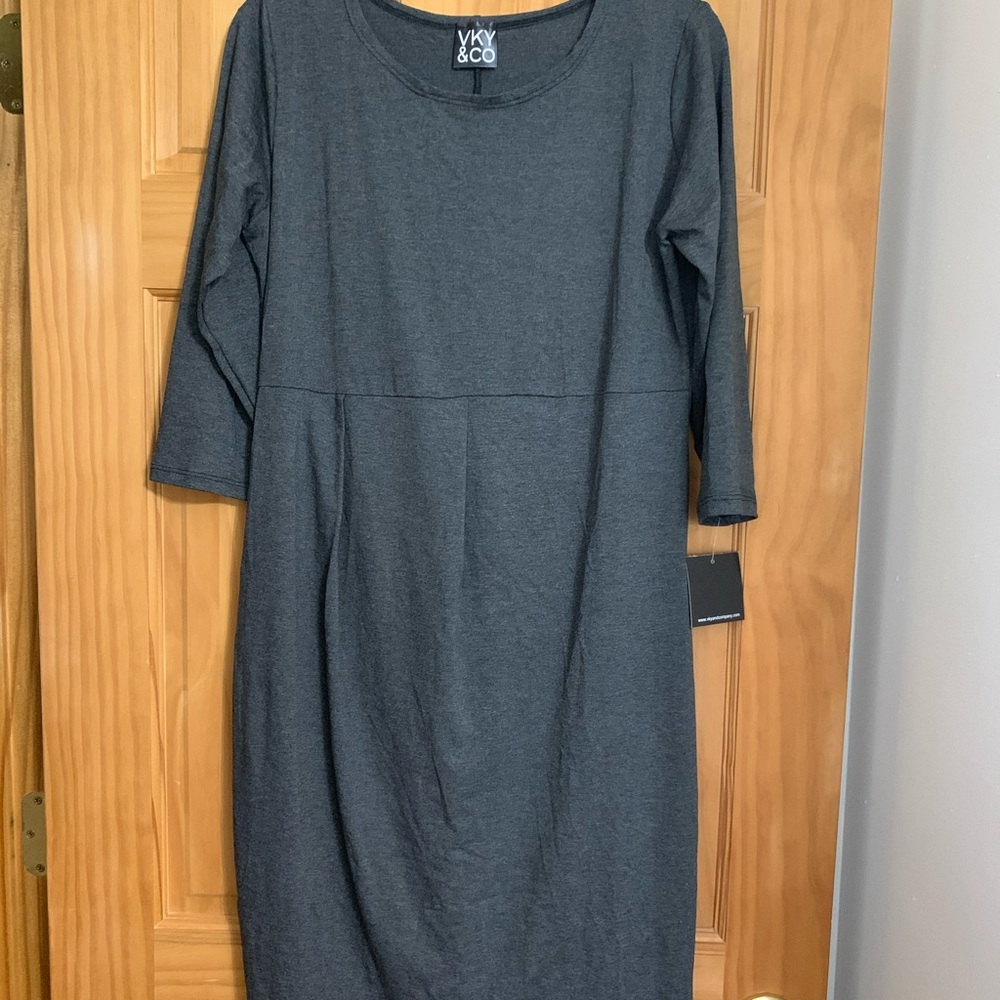 NWT 3/4 length grey dress